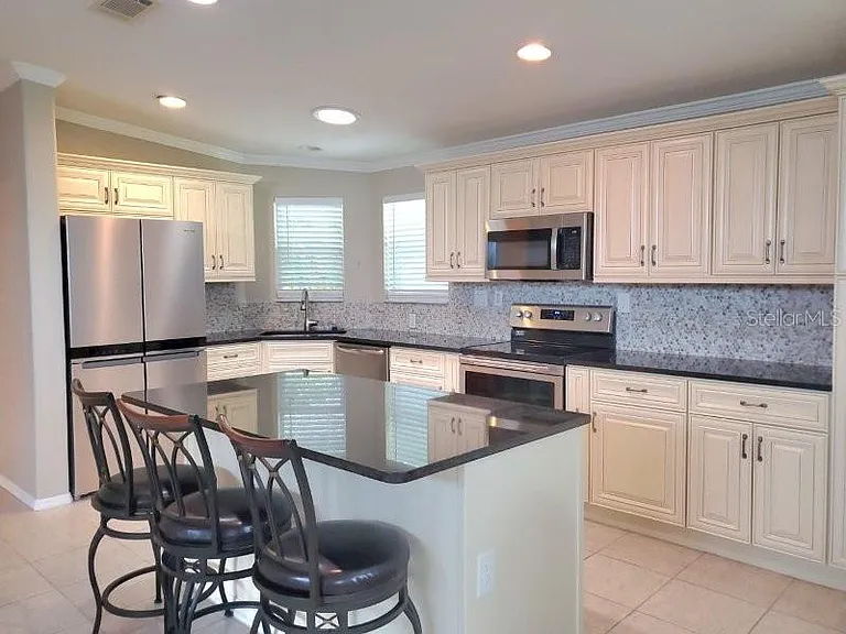 14 Freeman Ave — Photo 15