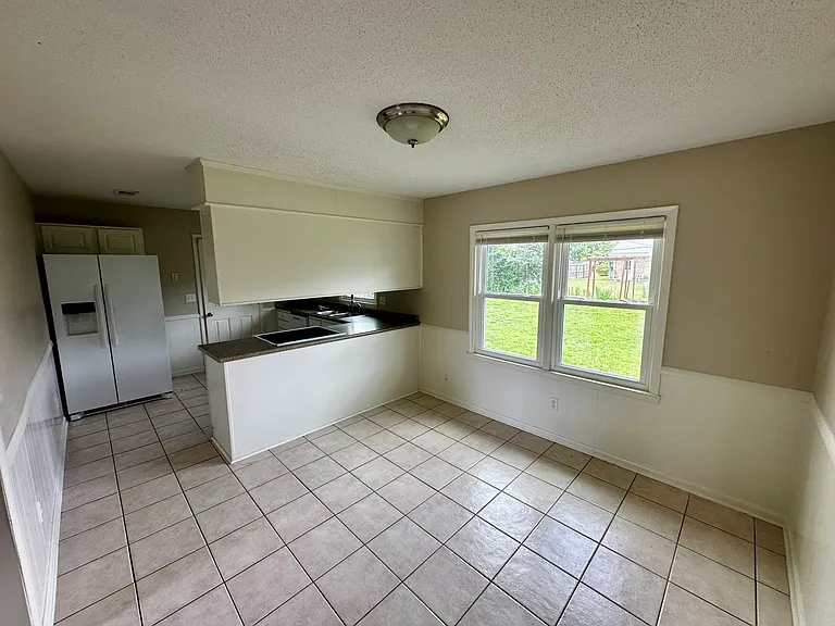 4621 Kings Dr — Photo 7