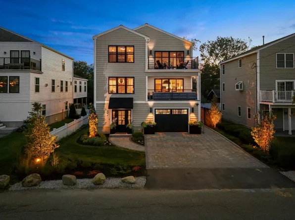 82 Kings Highway, Hampton, NH 03842