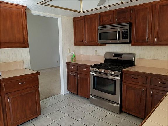 4th image of 11628 Lake Erie Dr