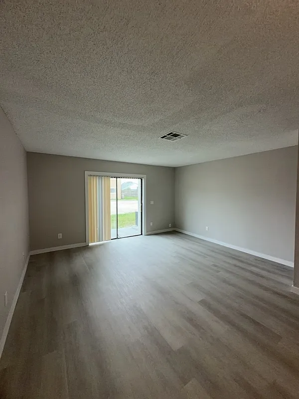 2 bed, 2.5 bath, 1070 sqft, $1,545 — Photo 3