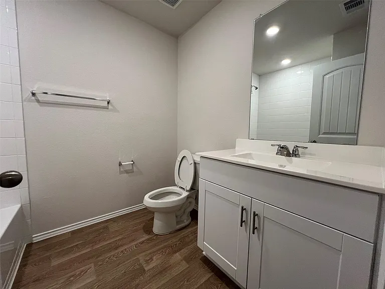 305 Wirecrested Dr — Photo 18