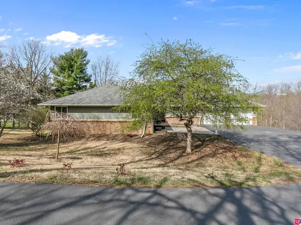 1579 Deer Creek Dr, Fort Calhoun, NE 68023