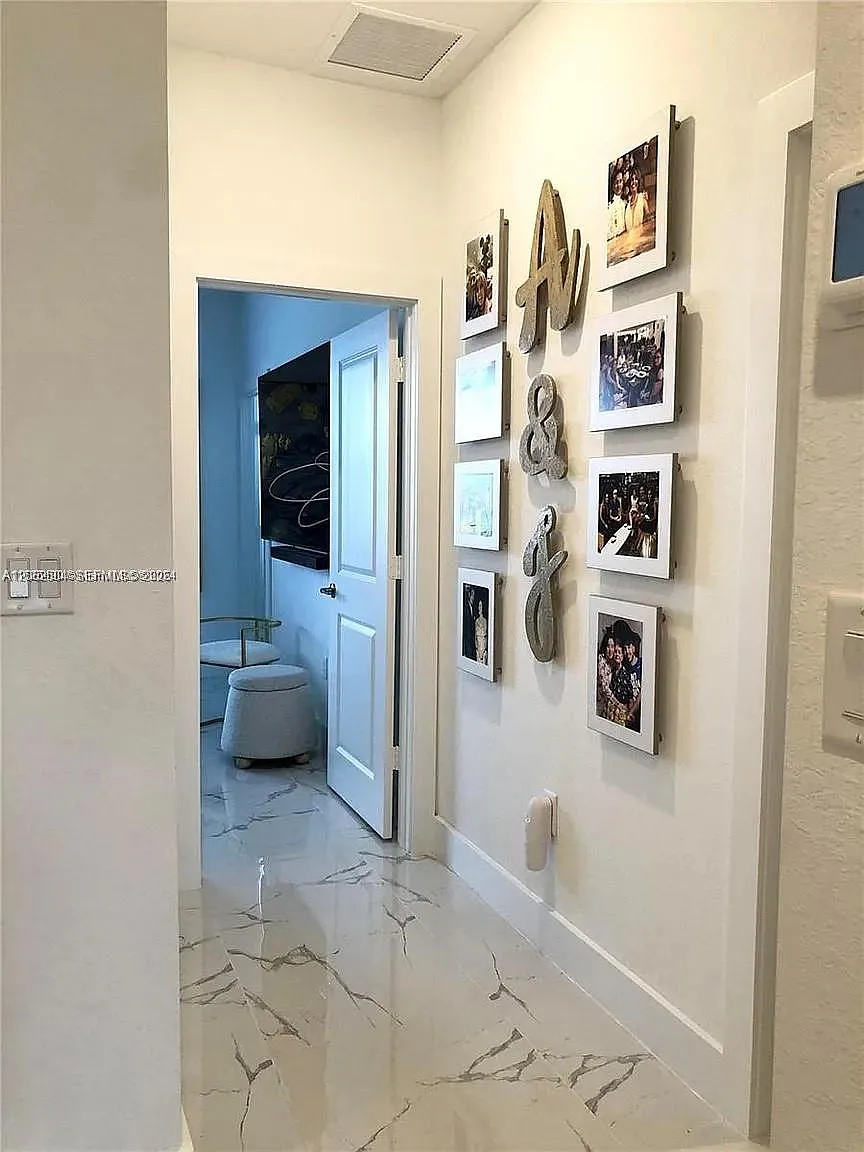 3 bed, 2.5 bath, 1539 sqft, $3,200 — Photo 3