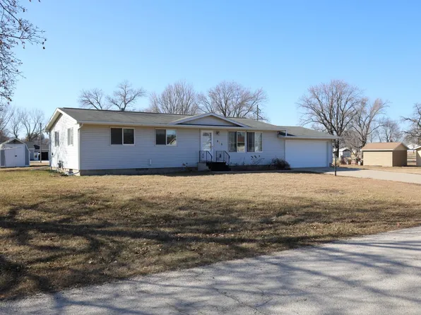 405 N Maple Ave, Graettinger, IA 51342