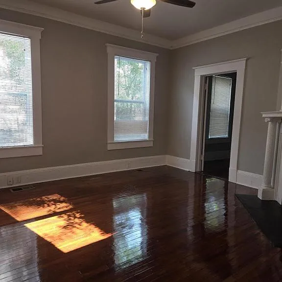 655 E Henry St — Photo 7