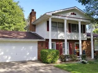 52186 Woodridge Dr, South Bend, IN