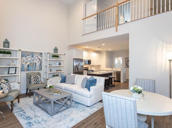 109 Comsewogue Rd #302