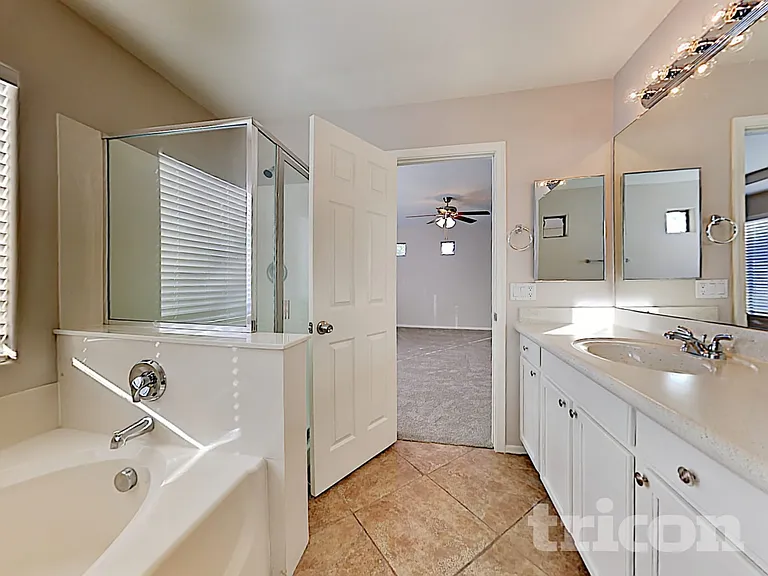 16189 W Mauna Loa Ln — Photo 9