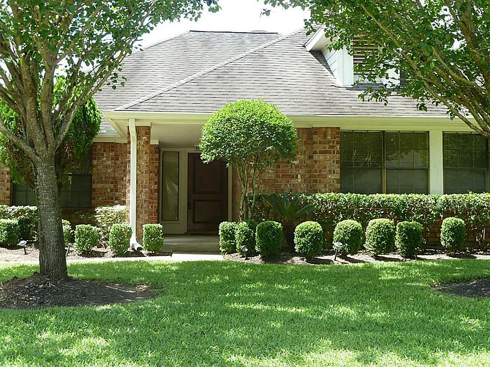 1st image of 2810 Pineleaf Dr