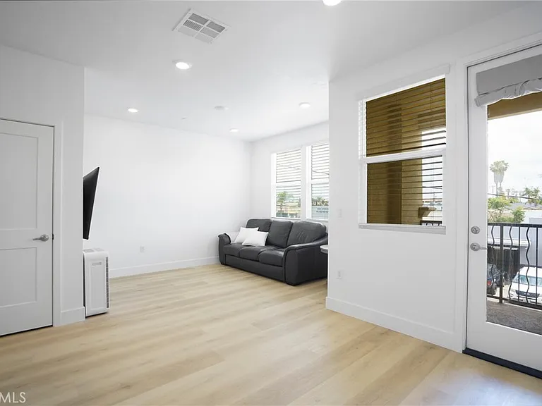 10294 Artesia Blvd — Photo 4