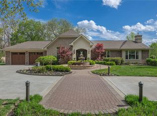 317 Colonial Ln, Dayton, OH 45429