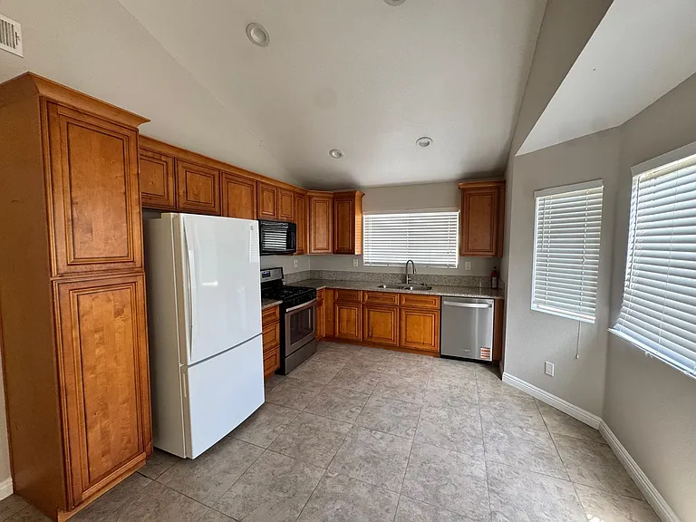 11806 Carlisle Ct — Photo 16