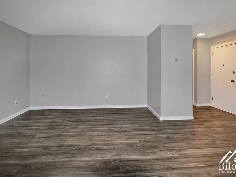301 Oaklawn Ave — Photo 17