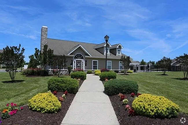 ponds-edge-delmar-md-clubhouse