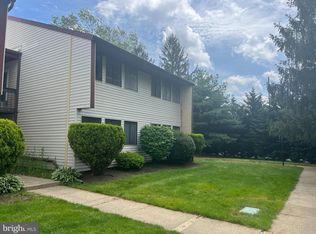 1 E Avon Dr, Hightstown, NJ 08520