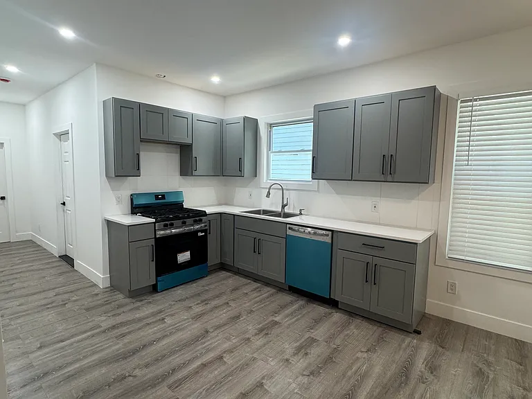 348 Baynes St #1 — Photo 8