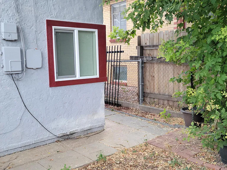 1473 N Zenobia St #A — Photo 7