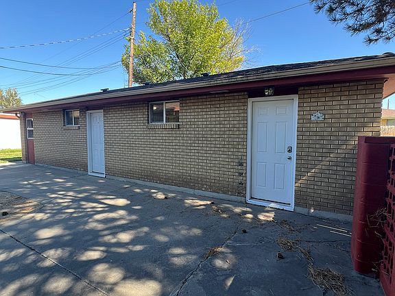 3rd image of 180 Shoup Ave W