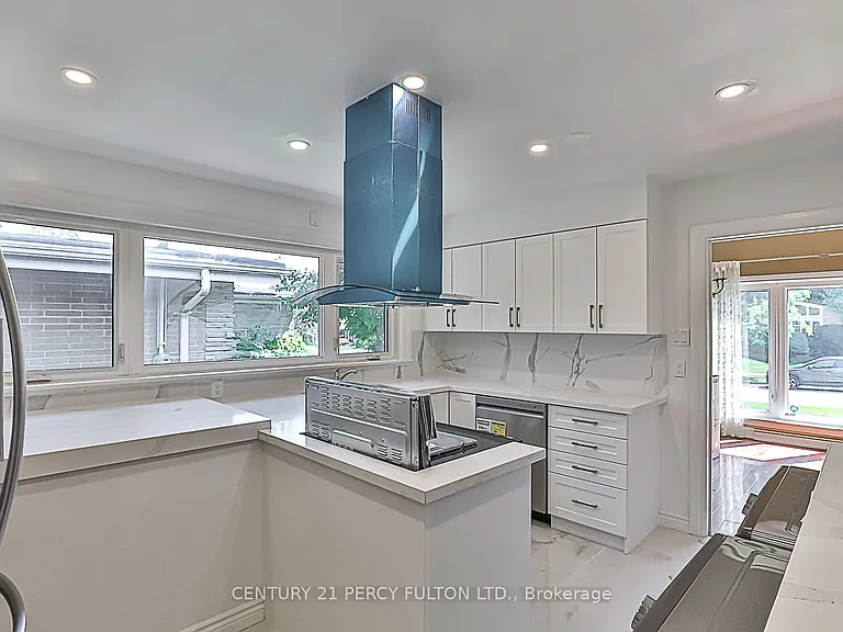 6 Blithfield Ave #MAIN — Photo 5