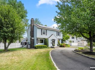 99 W Ridgewood Ave, Paramus, NJ 07652