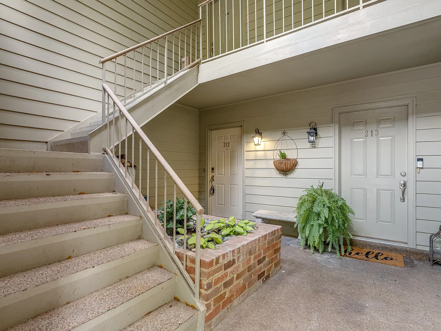 2 bed, 1404 sqft, $2,500 — Photo 2