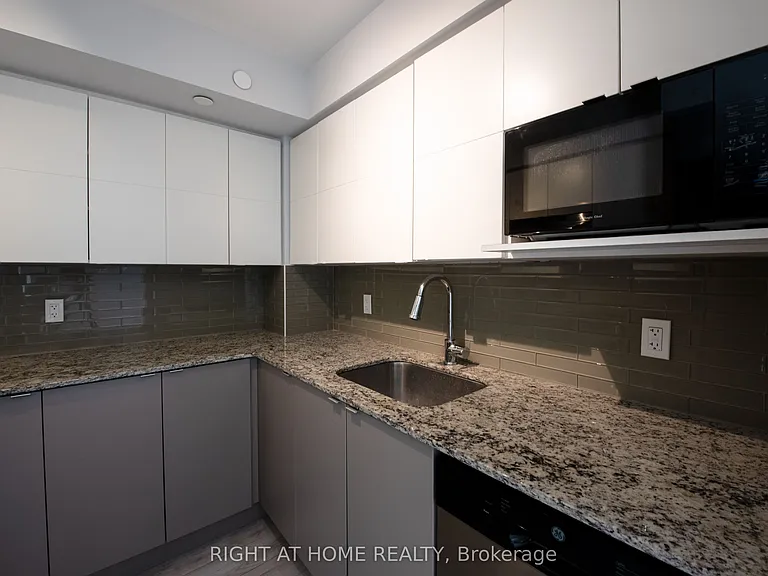 118 Varna Dr #101 — Photo 10