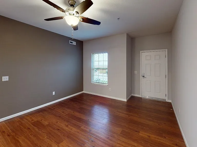 The Legends Apartments | Specials Available — Photo 31