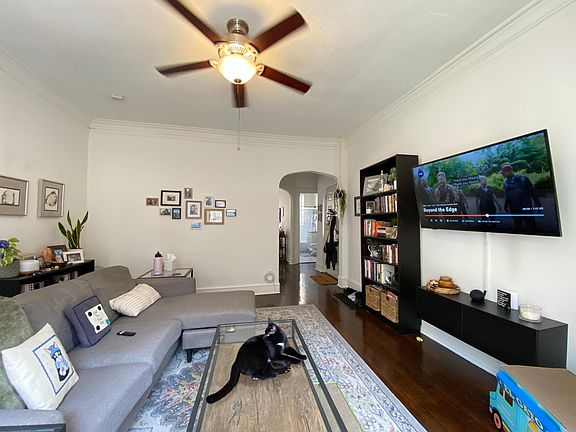 2nd image of 716 W Waveland Ave APT 2N