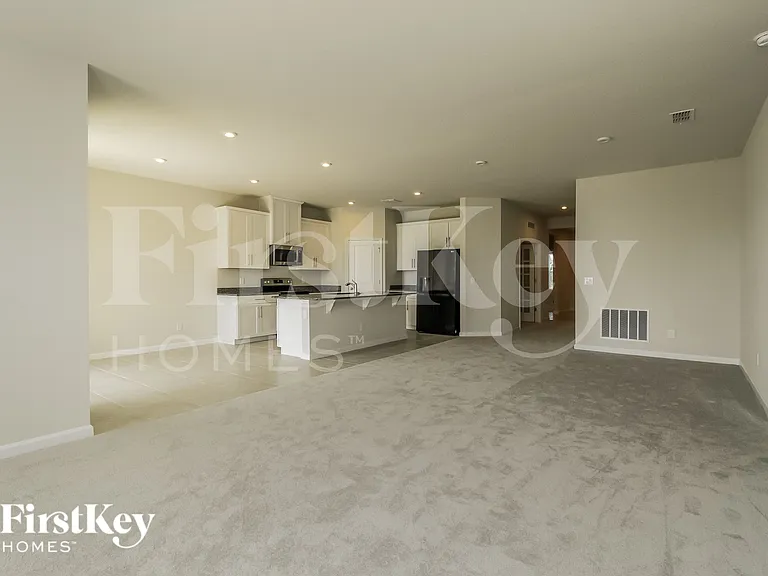 3058 Hill Point St — Photo 3