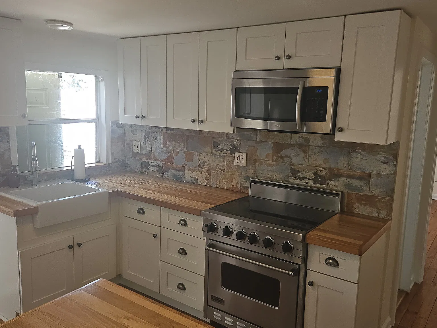2 bed, 1100 sqft, $2,500 — Photo 3