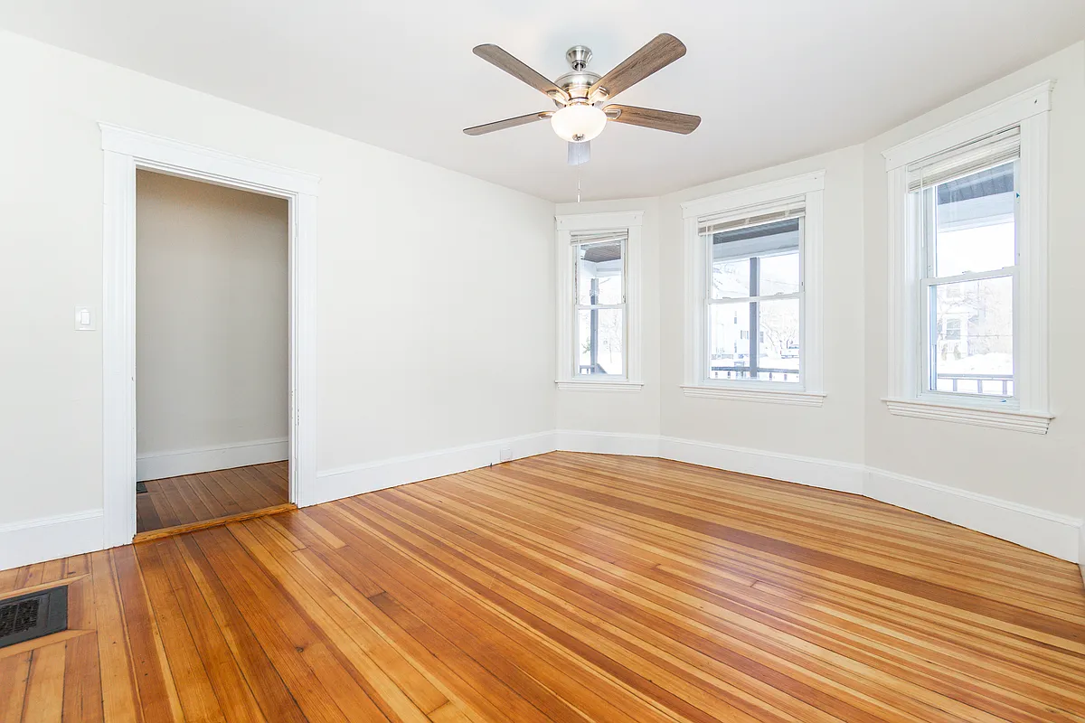 Building Photo - 359 Concord St #1