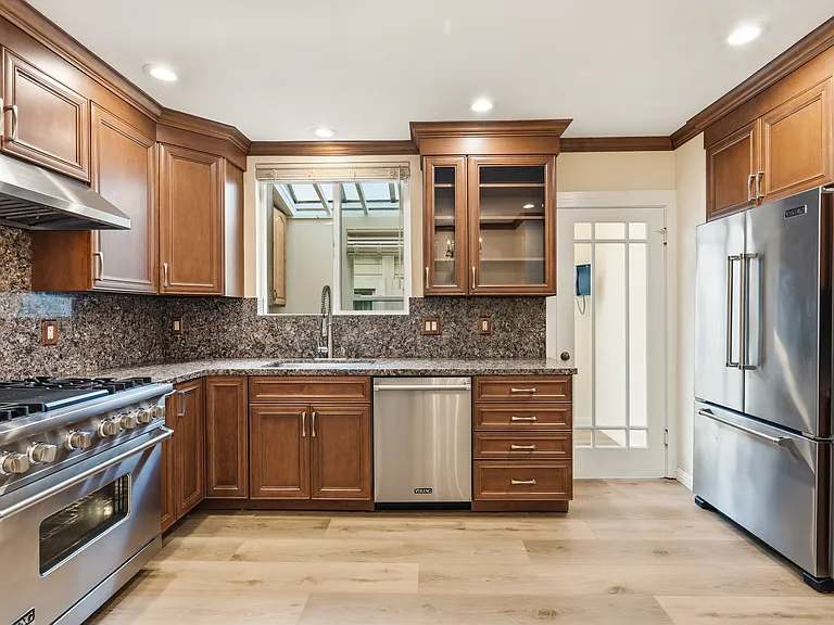2317 Cecilia Ave — Photo 11