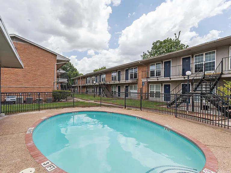 Beechnut Grove — Photo 15