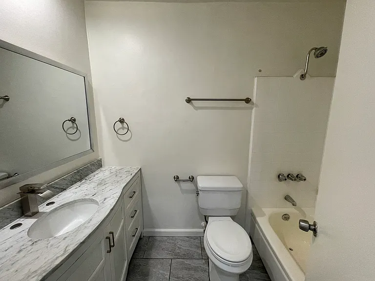 6535 Fulton Ave — Photo 19