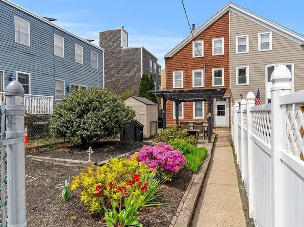 652 E 2nd St, Boston, MA 02127
