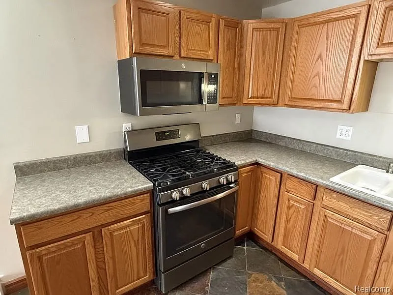 2 bed, 1.0 bath, 830 sqft, $1,450 — Photo 3