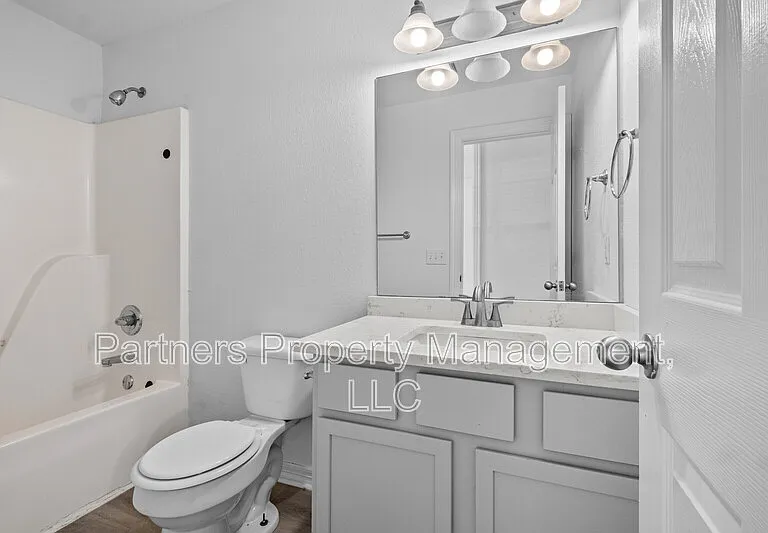 1174 W Hendrix St — Photo 13
