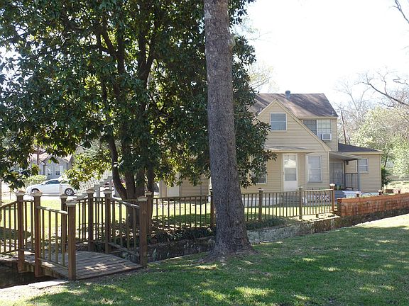 5th image of 1105 1/2 S 1st St