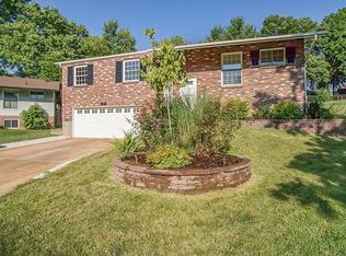 1889 Clemens Ct, Barnhart, MO 63012
