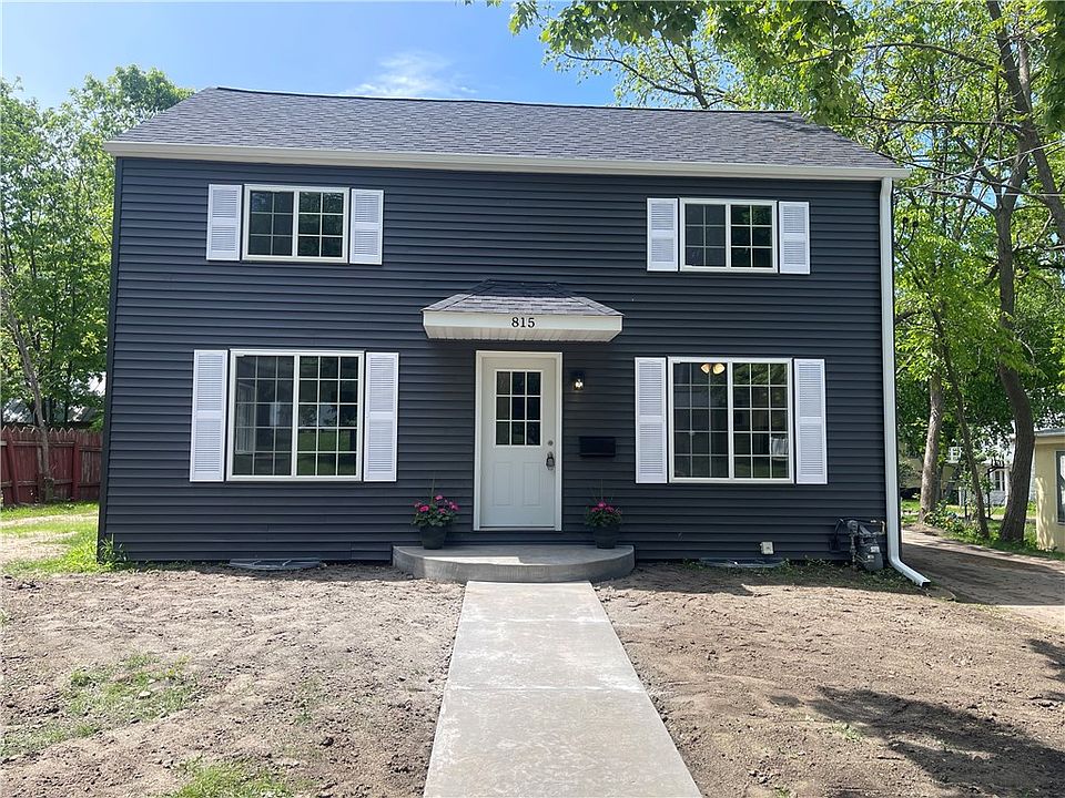 1st image of 815 11th Street E
