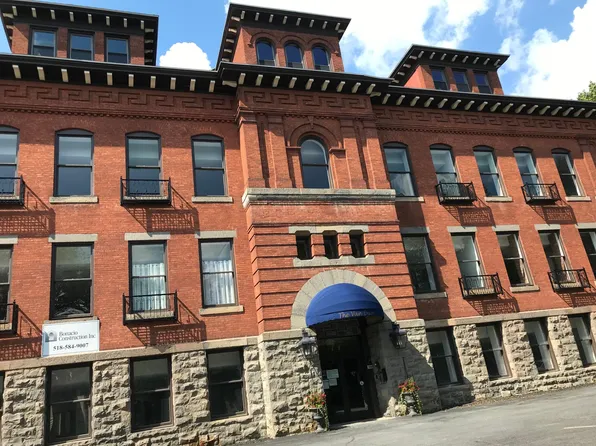 77 Van Dam St, Saratoga Springs, NY