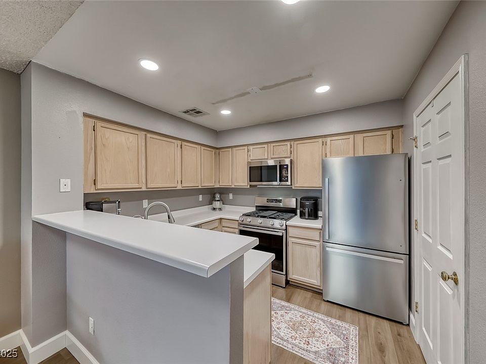1st image of 2040 Willowbury Dr Unit A