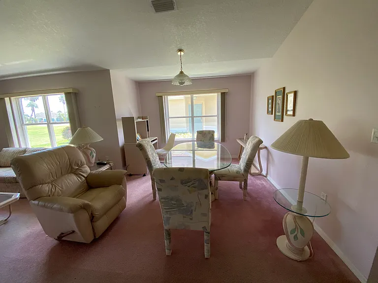 1704 Edgewater Ln — Photo 8
