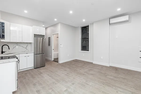 Rented by Compass | media 24