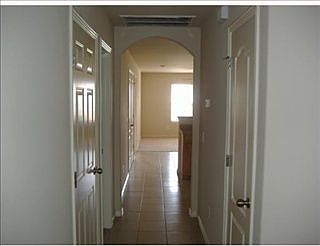 1st image of 1000 Oakwood Ln #1002