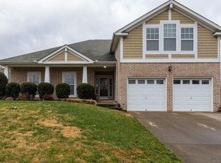 105 E Ridgeview Trce, Hendersonville, TN 37075