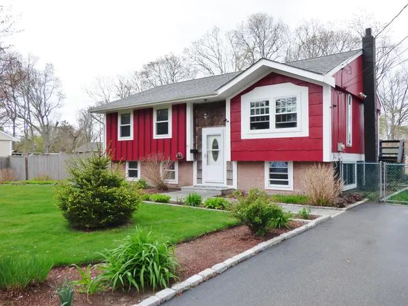 83 Mulberry Street, Hyannis, MA 02601