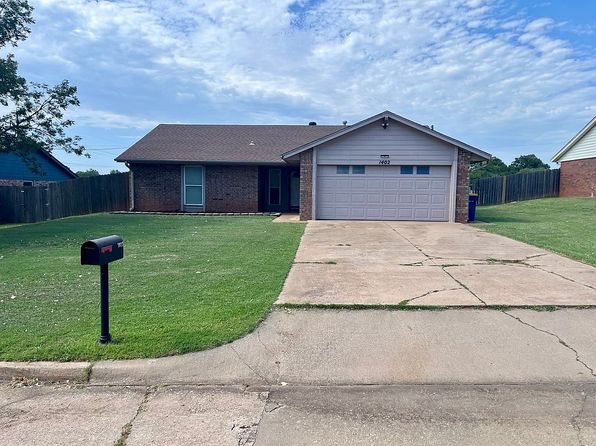 1402 E Will Rogers Dr