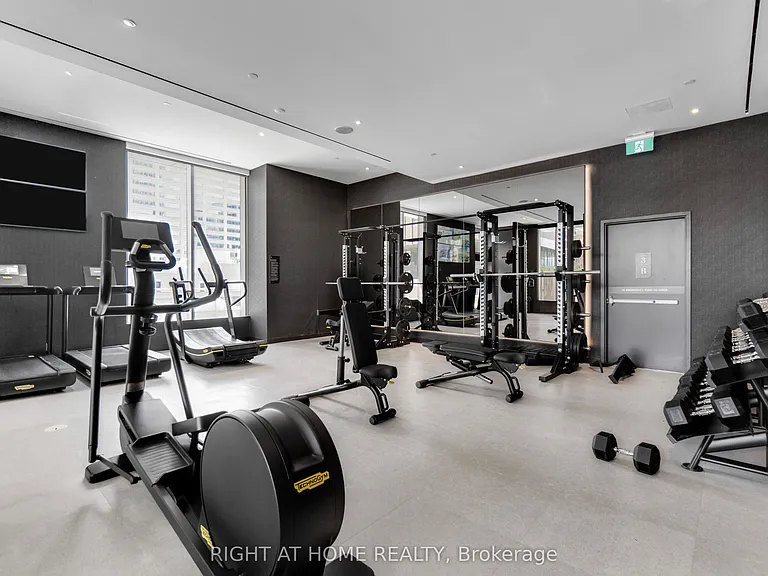 11 Yorkville Ave #2113 — Photo 28